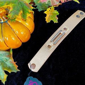 3 / $10 Paparazzi wrap bracelet rose gold with rhinestones